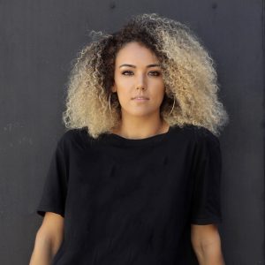 Anna Aliau I. Guerra photo